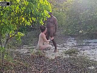 Garota Sex Se Oferece Para Macho Dotado da Floresta Amazonica Anal Assfucking Riding