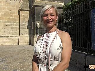 Kim - Француска MILF курва добија тврдо у гузу