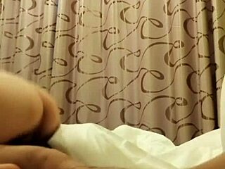 In chengdu qingyang district, yuan jingjing meets a gay guy