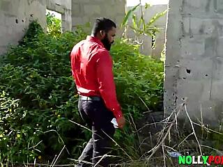 كريسيجوه نكت لوسي في الشجيرة أثناء تفقد الموقع - نوليبورن 🌿