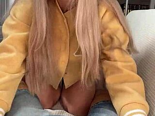 pretty woman gives handjob to her friend amelie dubon, so sexy 😘