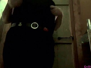 Follow my BIG BUTT to the TOILET in public