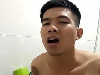 Gay top with huge dick feeling anxious 😅