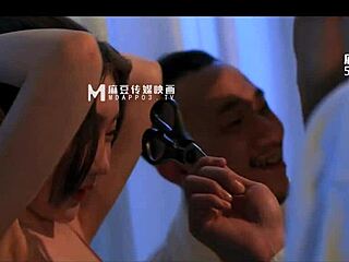 Asian wife gets oral sex and pussy licking in parasitic fuck