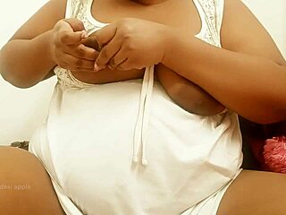 Andhra girl showcases her big boobs in a captivating video