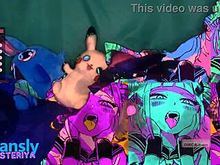 Watch this webcam girl cum and squirt all over