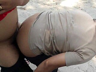Pinay gets risky outdoor cum in mouth on solo island