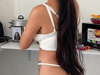 Join me in making breakfast with a beautiful latina