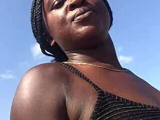 Crazy Bitch Twerks Big Ass in Open Air