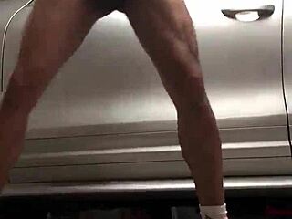 Gym VOYEUR SPYING on GAY cock action in the garage