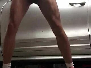 Gym VOYEUR SPYING on GAY cock action in the garage