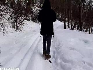 Amateur Girl Dreams Of Quick Fuck And Deepthroat In Public