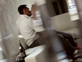 Alyssa Branch finds the perfect fit in high-definition lesbian masturbation.