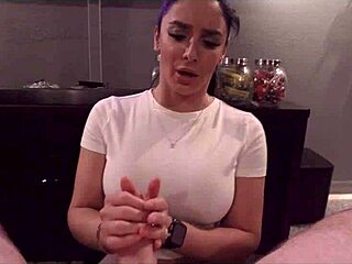 Zlobivá zábava v kině s mámou kamaráda Sheenou Ryder!