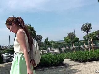 Scout alemán dice: Estudiante de 19 años Mia se lo monta anal al aire libre