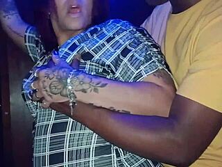 Natural hottie rides to cumshot after fingering