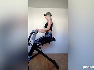 Miss sporty masturbates on webcam