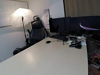 Gigi Breeze nails the sexy casting interview!