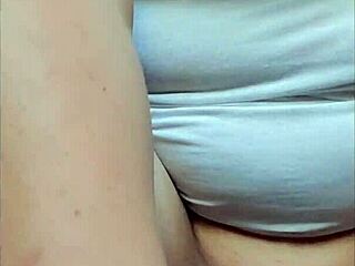 Amateur anal fucks a 9 in dildo!
