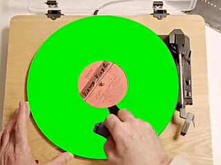 hermosa colombiana wants sex in this homemade amateur video