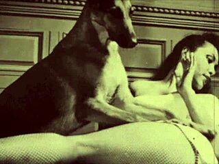 Intens vintage tabu fisseleg med udendørs doggy style action