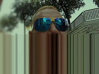 Han snackar till sig halvpublik kuksuget sen hamrar henne hårt