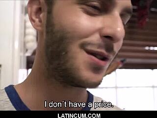 Ung straight dreng tager cash for gay POV gadeknald! 😲