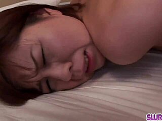 Yukari no sexo hardcore mais pervertido com lingerie sexy.