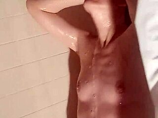 Roxanneandxander Shower Time With Shaved Pussy