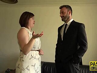 통통한 밀프 노예가 그룹섹스에서 아날 박히고 딥스로트