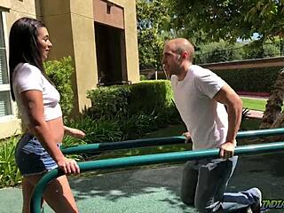 Brooklyn Gray καυτή νεαρή 18+ sex tape κουνιλίνγκους γλείψιμο ποδιών γαμήσι μουνί brunette βουτιά σε μουνί deepthroat