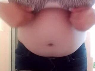 i love this latina cam girl with huge tits