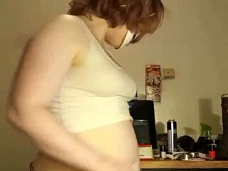 Homemade ass and big tits reveal in pov amateurs