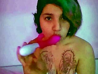 Lekar med dildo och vibrator för dubbelpenetration orgasm