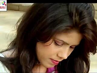 bhojpuri hot song with nipple show performance