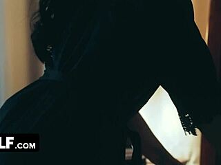 Penelope Woods Sheena Ryder Slimthick Vic Christmas Cosplay