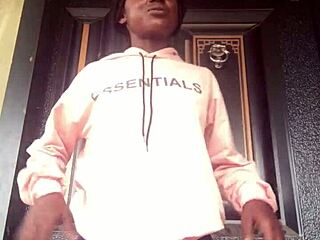 Crazybitch Gives Advice On Sexiness With Dirty Talk