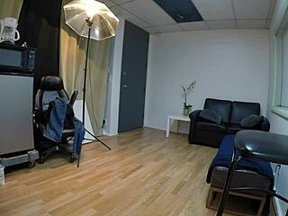 gigi breeze is back for more anal action in this left 2 scene