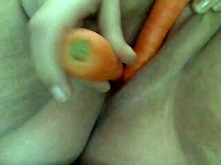 bbw enjoys wet carrot insertion in juicy ass
