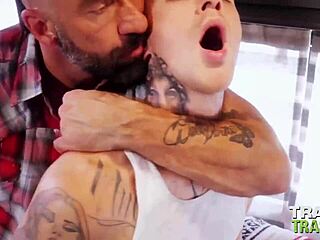 TrailerTrashBoysのDrew SebastianがZack Bishopを生でガン突き