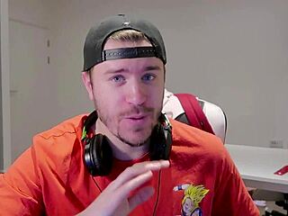 Girls Have Pillow Fight During Lockdown Fap Ceo Uncensored