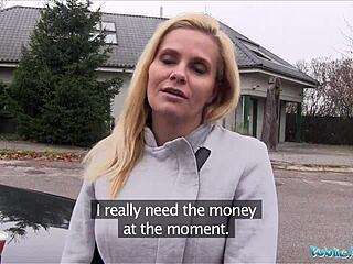 Kétségbeesett MILF Black Canary Nyilvánosan Dug a Munkáért