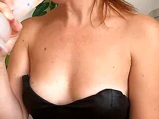 Cherry Lips Gives Spanish Jerk Off Instructions To Cum