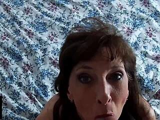 Sexy Mom Loves To Sucks And Swallow Cum