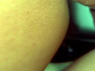 follando con una desconocida en público termina en su culo