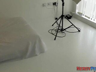 Yorkshire geek gets head from tattooed brit