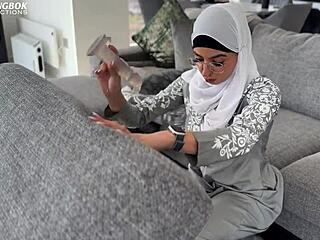 Culo a bolle rende tradimento facile - rimjob anale retro!