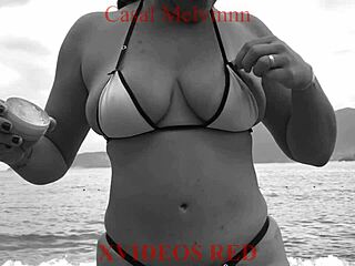 minha esposa pees long on the beach