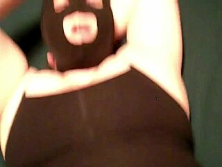 Chubby milf gets fucked hard and cumshot 😘