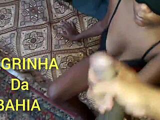 dotado gozando muito com a morena gostosa